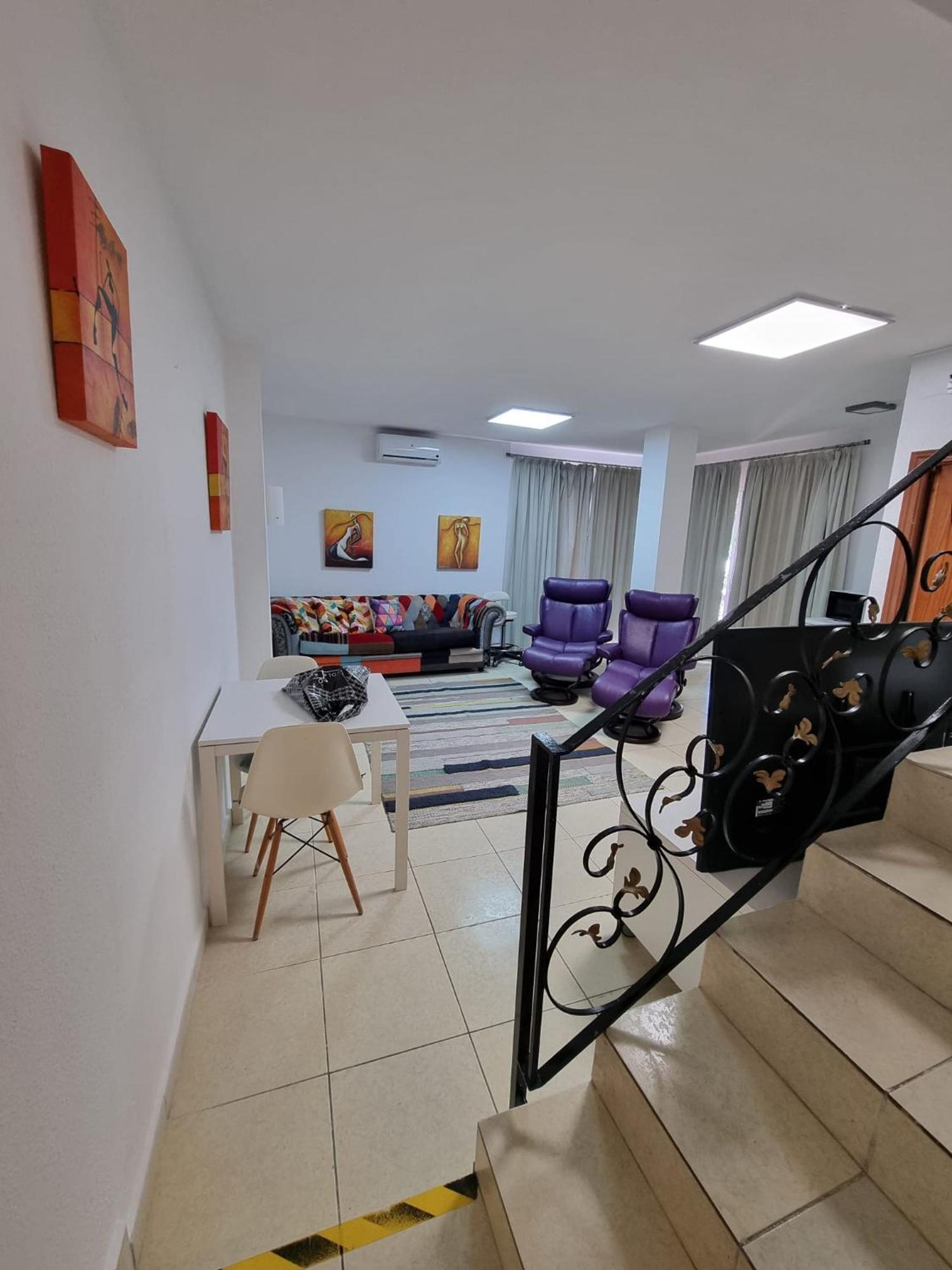 Allotjament en família Cozy In Terraced House